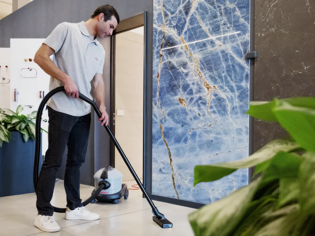 جاروبرقی صنعتی ca15