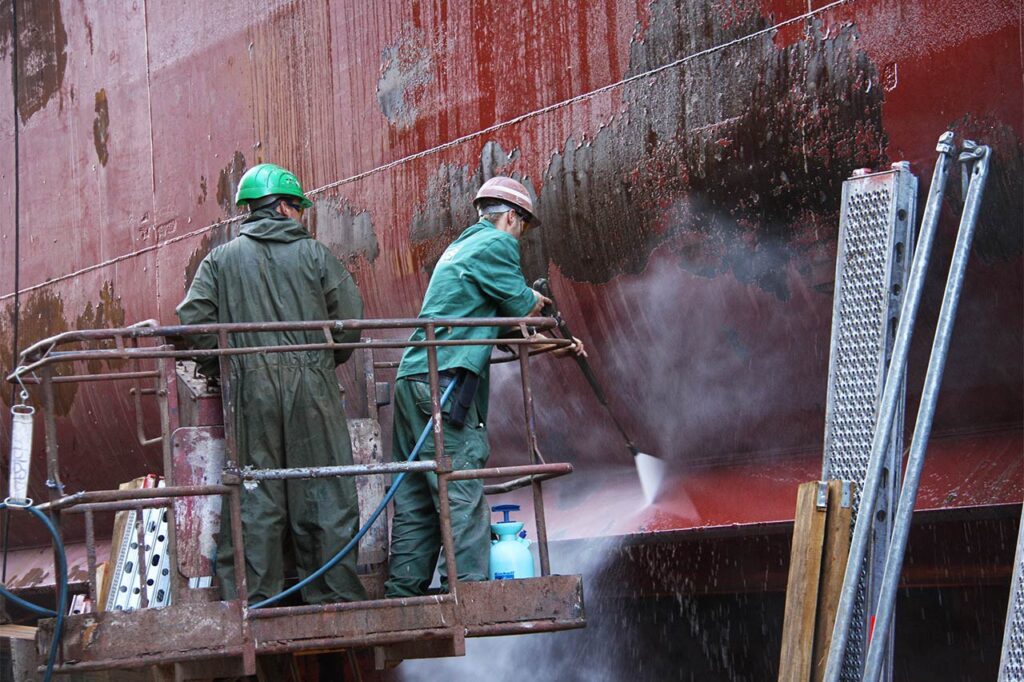 نظافت بنادر و کشتی با واترجت صنعتی