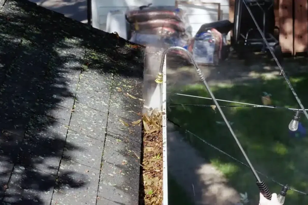 نظافت زباله های ناودانی با واترجت و لنس مخصوص 