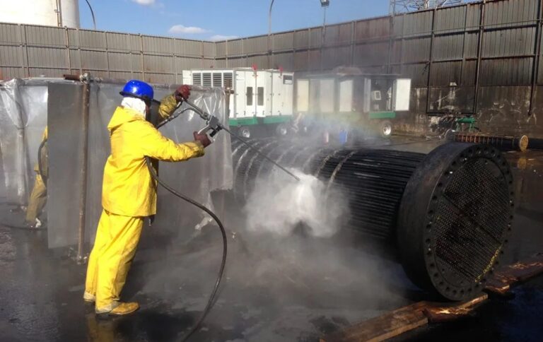 نظافت تجهیزات صنعتی با واترجت