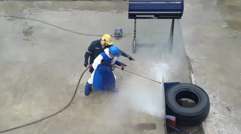 لاستیک و پلاستیک Ultra-high-pressure-water-blasting-equipment-hydroblasting-equipment