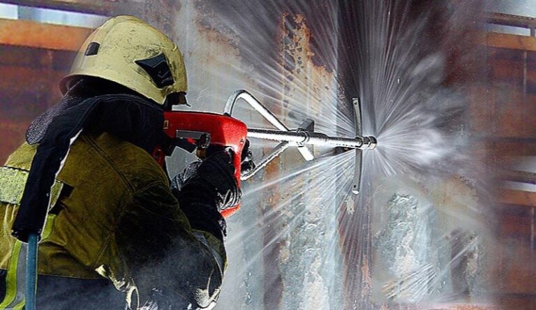 گان و تفنگی واترجت