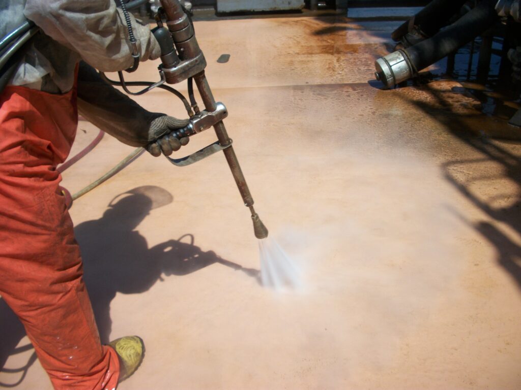 فهرست برترین تأمین‌­کنندگان تفنگ واترجت و لوازم نظافت صنعتی برای صنایع سنگین در ۲۰۲۵